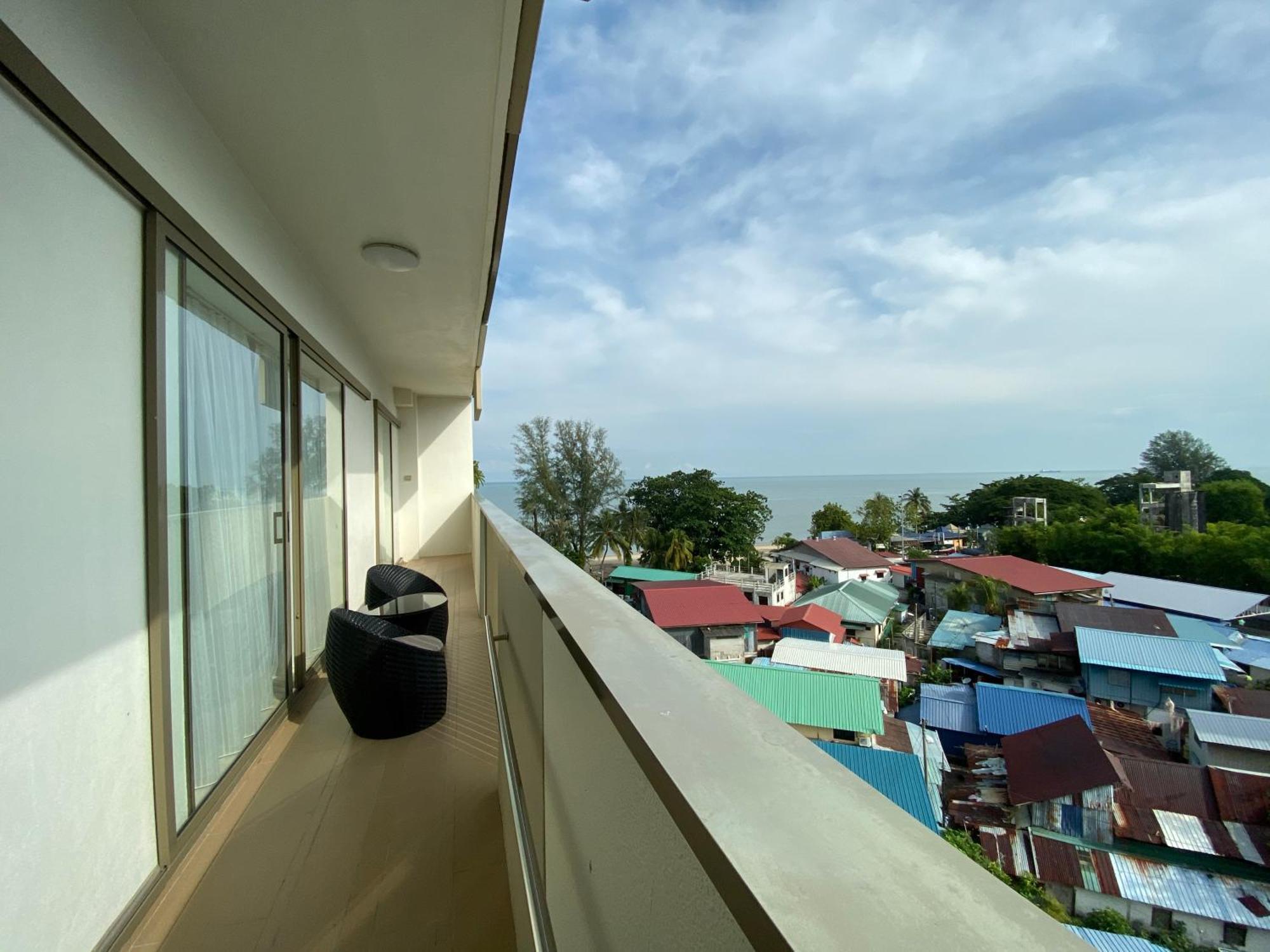 By The Sea @ Cozy Beachfront Home Batu Ferringhi Eksteriør bilde